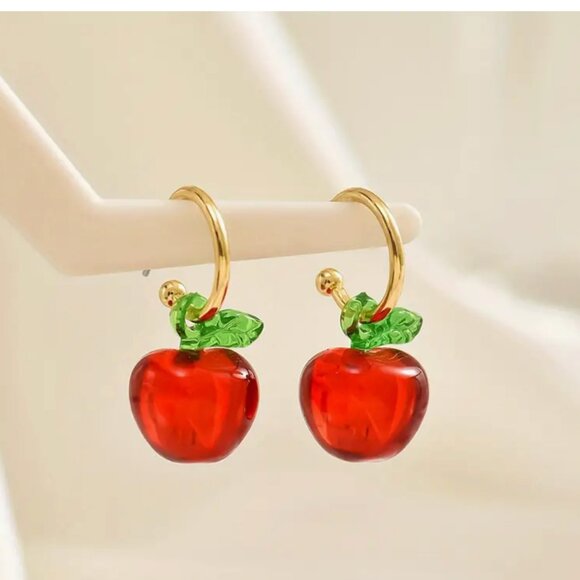 ⭐️❤️FREE Apple Fruit Cartoon Hipster Art Artsy Hippie Classy Chic Snack Earrings - Picture 1 of 4